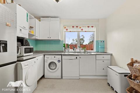 37 Lower Swaines, Epping, CM16 5ES