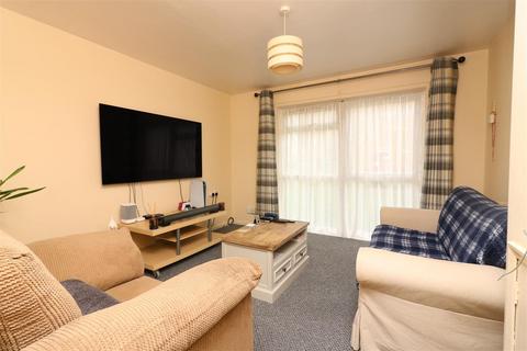 1 bedroom flat for sale, Hedgebrooms, Welwyn Garden City, Herts, AL7