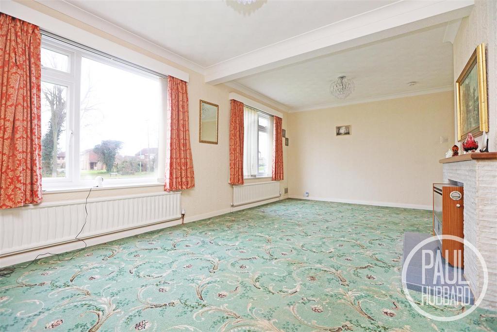 Denton Drive, Oulton Broad, NR33 3 bed detached bungalow for sale £
