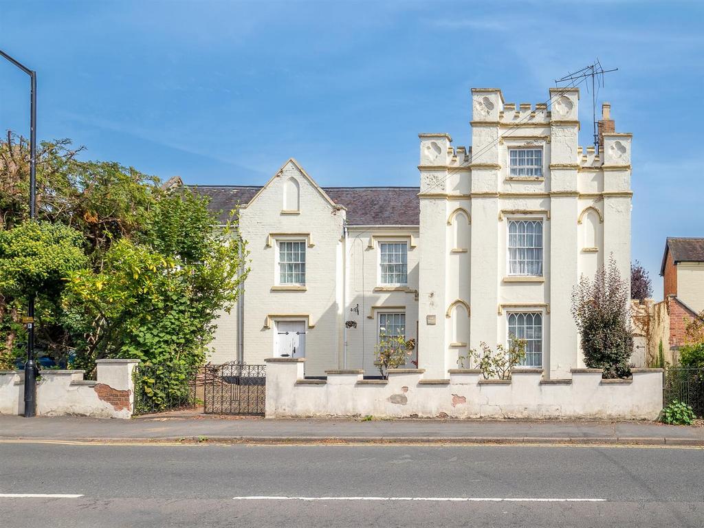 Priory Road, Alcester 6 bed character property for sale - £795,000