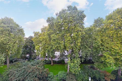 3 bedroom flat to rent, Lowndes Square, Belgravia SW1X