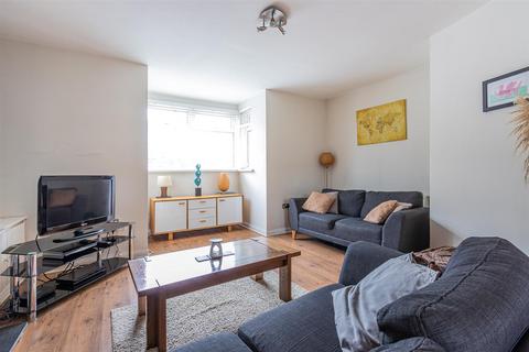16 Theobald Road, Cardiff, CF5 1LR