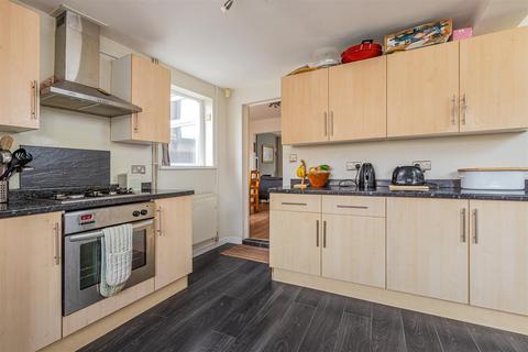 16 Theobald Road, Cardiff, CF5 1LR