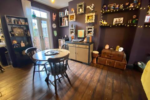76 Alcombe Road, Northampton, NN1 3LF