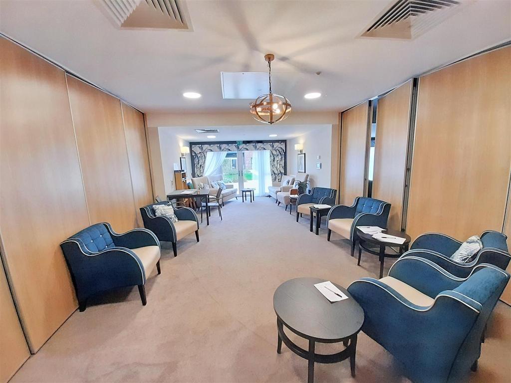 Residents Lounge 1 new.jpg