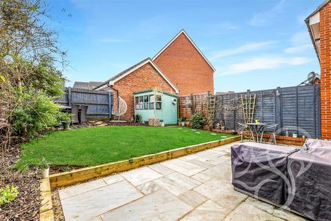 4 bedroom semi-detached house for sale, Guillemot Close, Stowmarket IP14