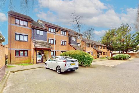 1 bedroom flat for sale - Crucible Close, Chadwell Heath, RM6