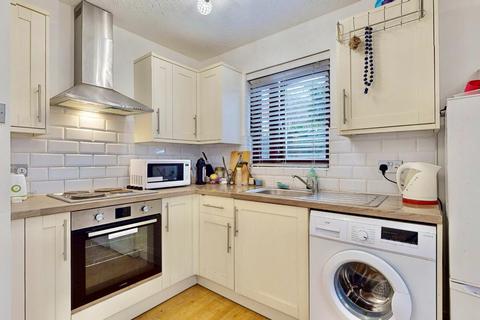 1 bedroom flat for sale, Crucible Close, Chadwell Heath, RM6