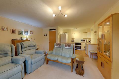 2 bedroom retirement property for sale - The Cloisters, Carnegie Road, Worthing