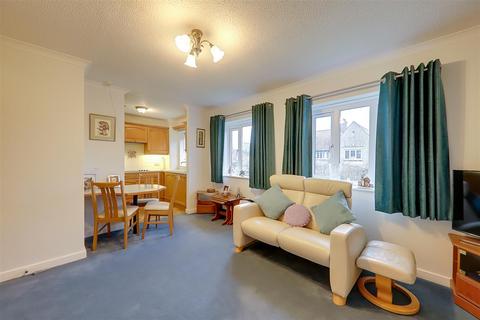 2 bedroom retirement property for sale, The Cloisters, Carnegie Road, Worthing