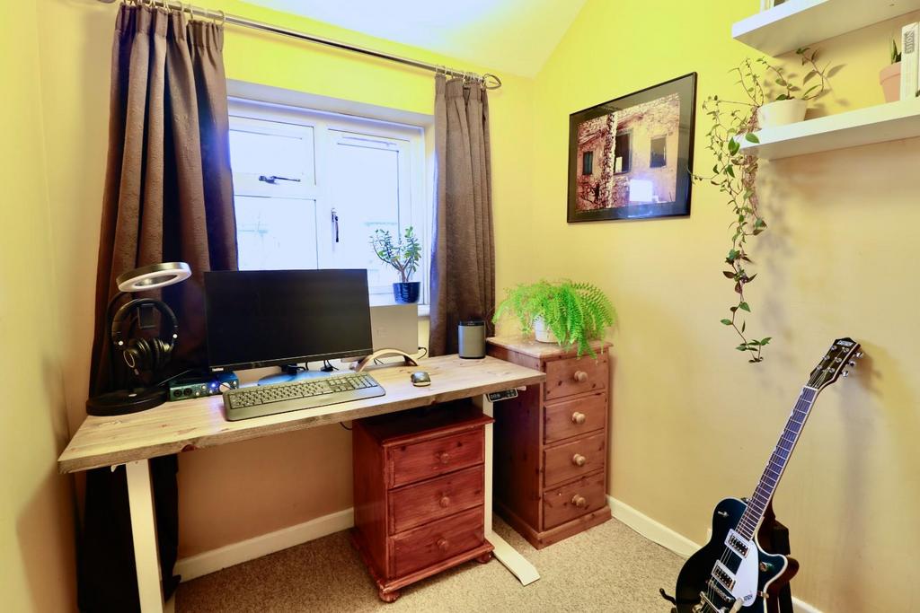 Bedroom/office