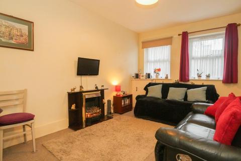 2 bedroom flat for sale, Chapel Fold, Armley, Leeds