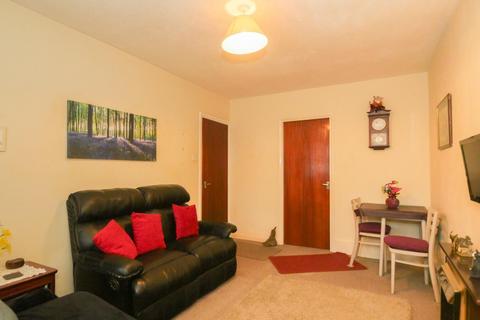 2 bedroom flat for sale, Chapel Fold, Armley, Leeds