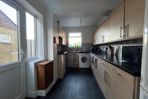 1 bedroom in a house share to rent, Hythe Road, Willesborough, Ashford