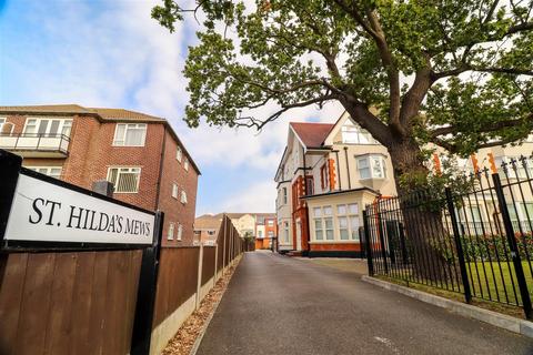 5 bedroom terraced house to rent - St Hildas Mews, Chalkwell, Essex