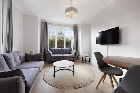 2 bedroom apartment to rent, The Avenue Ascot