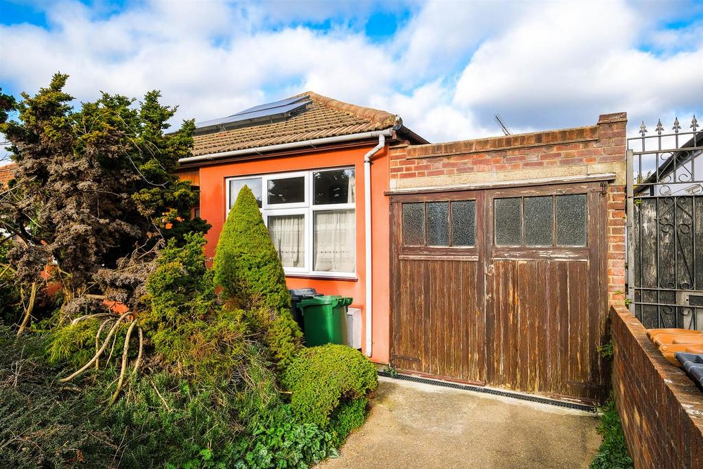 6, Burnham Road-33 resized.jpg