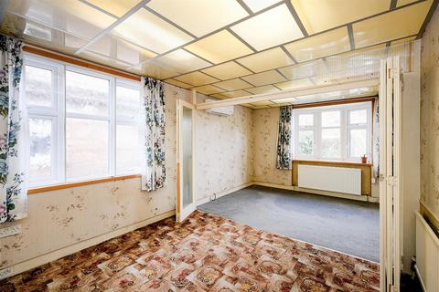 6 Burnham Road, London, E4 8PE