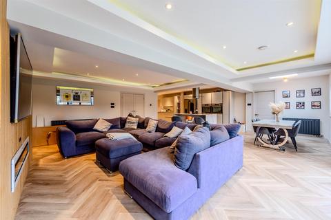 21 Downs Walk, Peacehaven, BN10 7ST