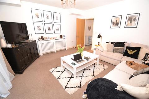 3 bedroom townhouse for sale, Old Cottage Close, Hipperholme, Halifax