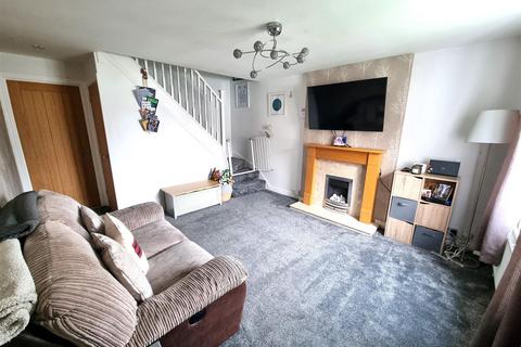 2 bedroom semi-detached house for sale - Richmond Close, Bramley, Leeds