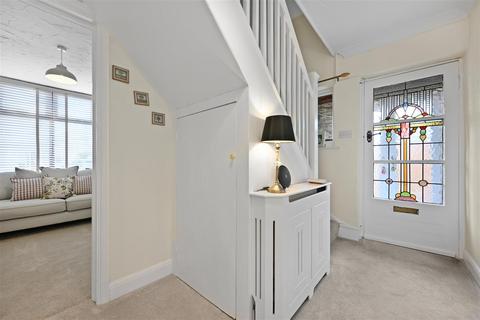 3 Glebe Road, Old Windsor, Windsor, SL4 2PN