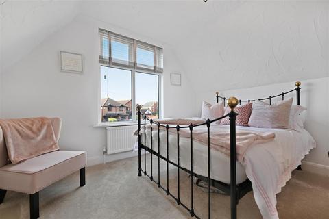 3 Glebe Road, Old Windsor, Windsor, SL4 2PN