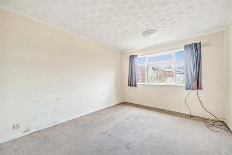 15 Beatty Drive, Rugby, CV22 7ET