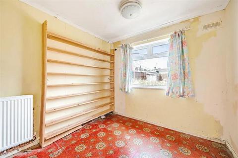 15 Beatty Drive, Rugby, CV22 7ET