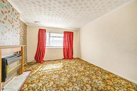 15 Beatty Drive, Rugby, CV22 7ET