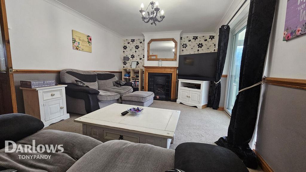 Glan Yr Afon, Treorchy CF42 3 bed terraced house for sale £140,000