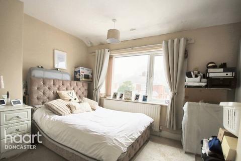 2 bedroom semi-detached house for sale, Crompton Avenue, Sprotbrough, Doncaster