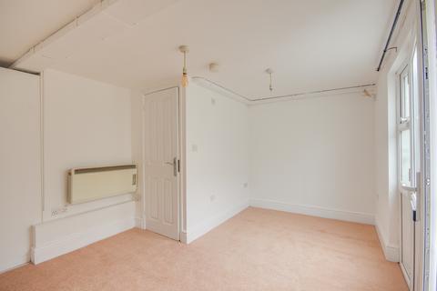 Flat C, 13 Ryecroft Street, Gloucester, GL1 4LZ