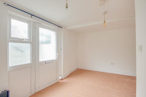 Flat C, 13 Ryecroft Street, Gloucester, GL1 4LZ