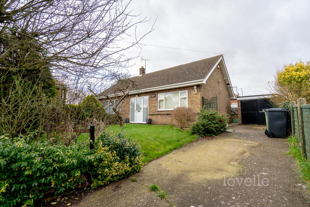 Paddock Lane, Blyton DN21 2 bed detached bungalow for sale £230,000