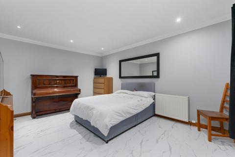 undefined, Baton Road, North Lanarkshire ML7