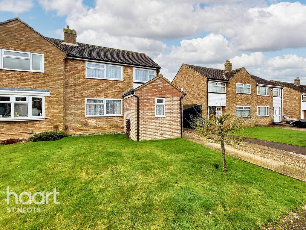 Raven Close, St Neots 3 bed semidetached house for sale £350,000