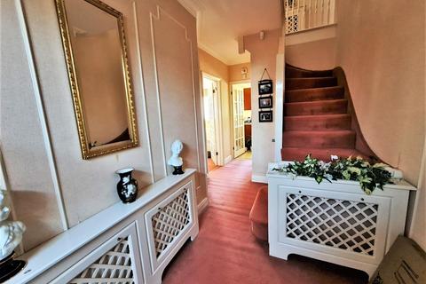 5 bedroom semi-detached house for sale, Savoy Close, Edgware, Middlesex, HA8 7QF