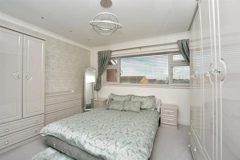 2 bedroom terraced house for sale - Ambleside, Sittingbourne, Kent