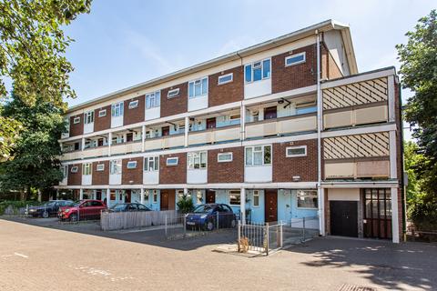 2 bedroom flat to rent, Corby Way, Bow, E3