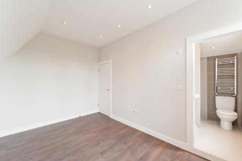 2 bedroom flat to rent, 267 High Street, London W3