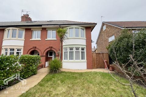 3 bedroom end of terrace house for sale - Kingsway, Ansdell, Lytham St Annes