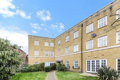 11 Pickering Close, London, E9 7AW