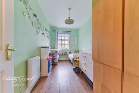 11 Pickering Close, London, E9 7AW