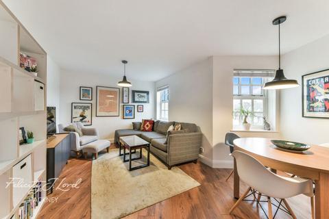 11 Pickering Close, London, E9 7AW