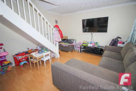 2 bedroom cluster house for sale, Turnberry Court, South Oxhey