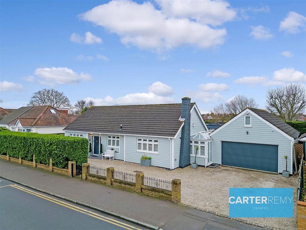 Blackshots Lane, Grays, RM16 5 bed detached house for sale £750,000