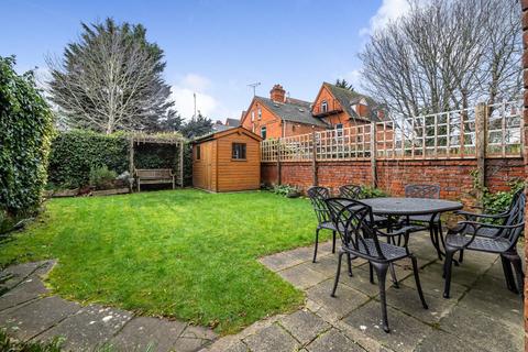8 Glebe Road, Reading, RG2 7AG