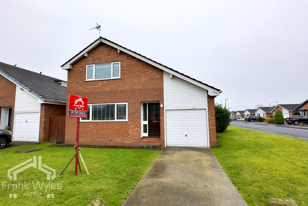 Forest Drive, Lytham 3 bed detached house £315,000