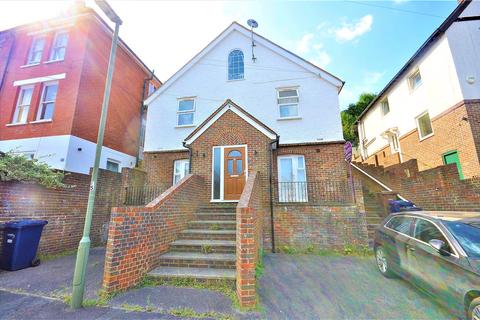 1 bedroom maisonette to rent, Croft Road, Godalming, Surrey, GU7